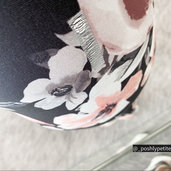 Zella flower detail wide band 7/8 leggings & sports bra workout activewear  set - Picture 7 of 14